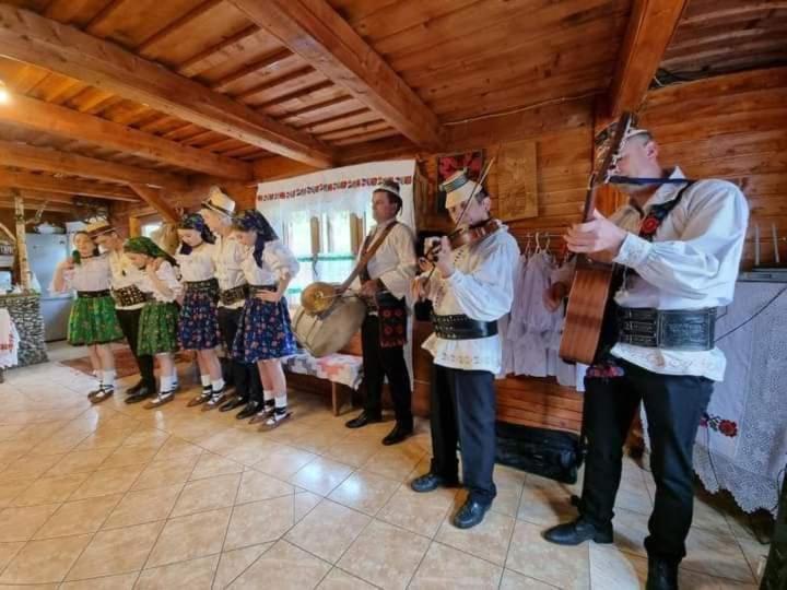 Cabana Victor Sighetu Marmaţiei Buitenkant foto