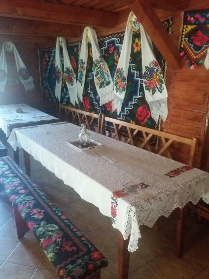 Cabana Victor Sighetu Marmaţiei Buitenkant foto