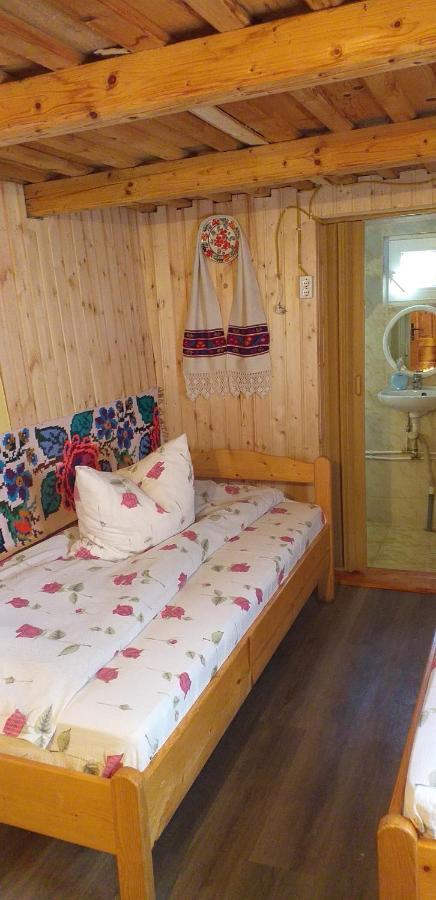 Cabana Victor Sighetu Marmaţiei Buitenkant foto